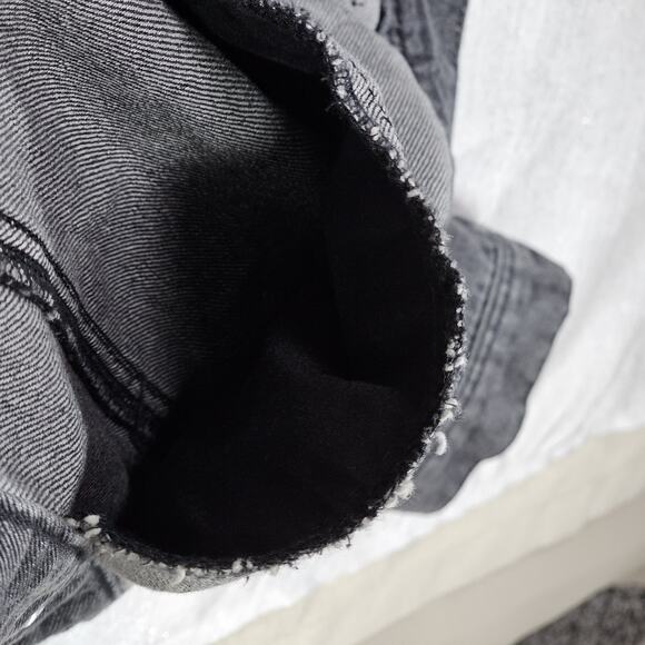 Beetlejuice Cakeworthy Jean Jacket Dark Grey Wash Denim Size Medium 100% Cotton - Picture 13 of 16